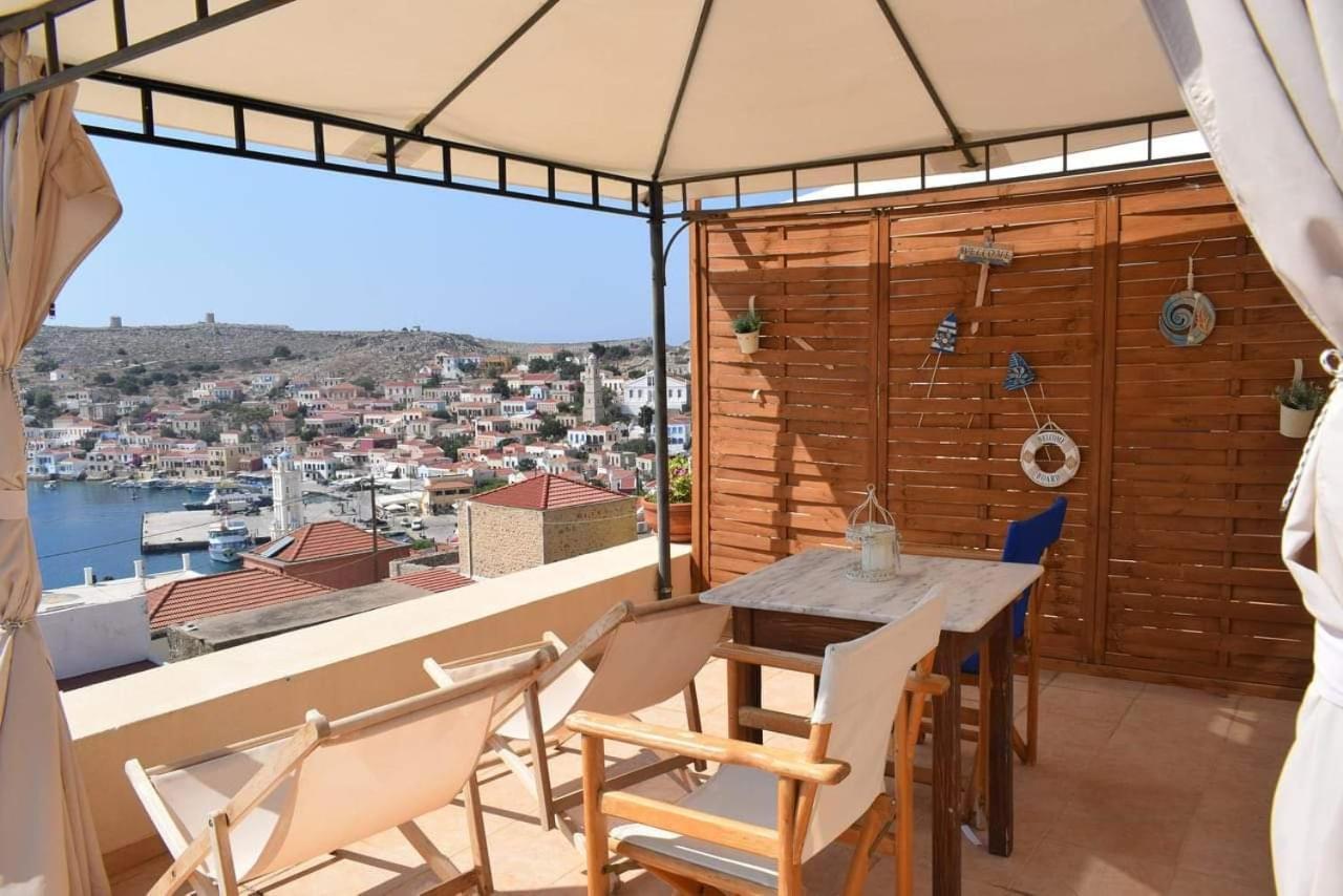 Marina Castellana Studios Chalki Town Exterior foto