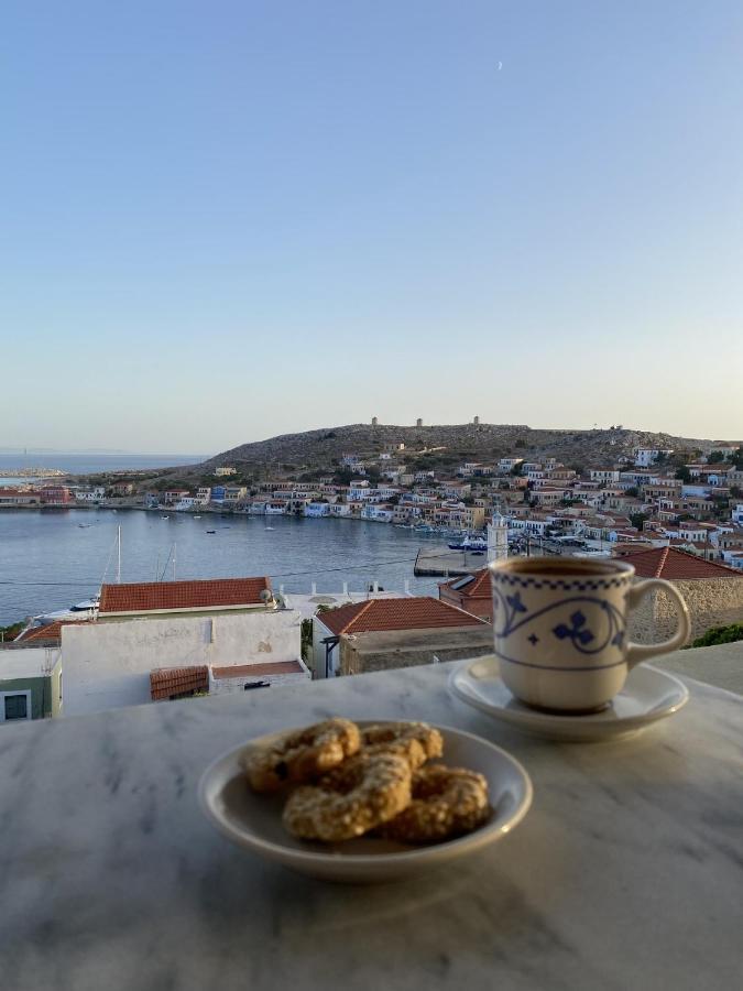 Marina Castellana Studios Chalki Town Exterior foto