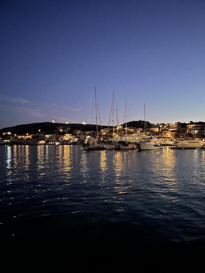 Marina Castellana Studios Chalki Town Exterior foto