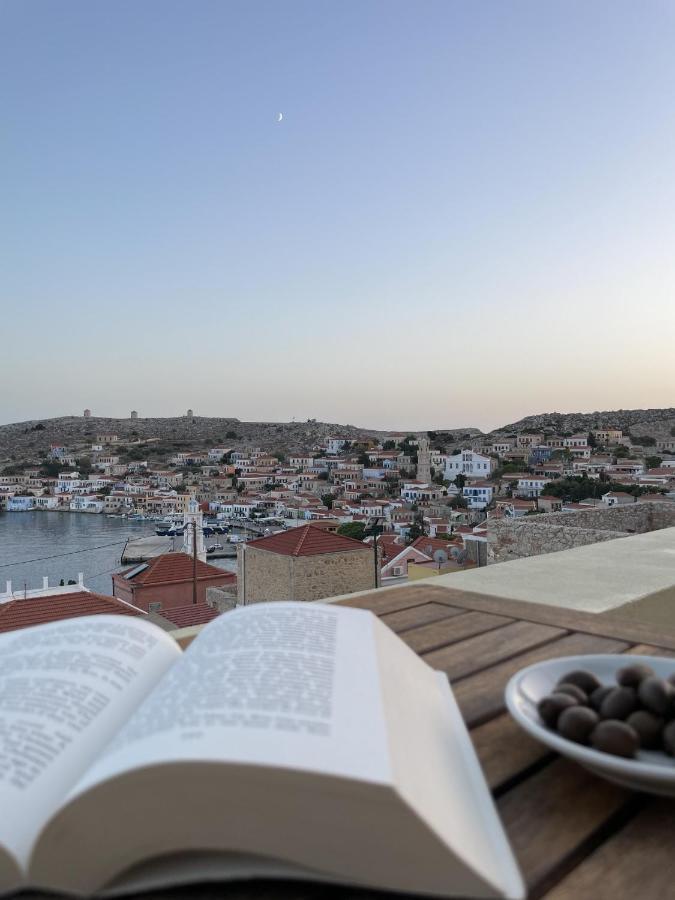 Marina Castellana Studios Chalki Town Exterior foto